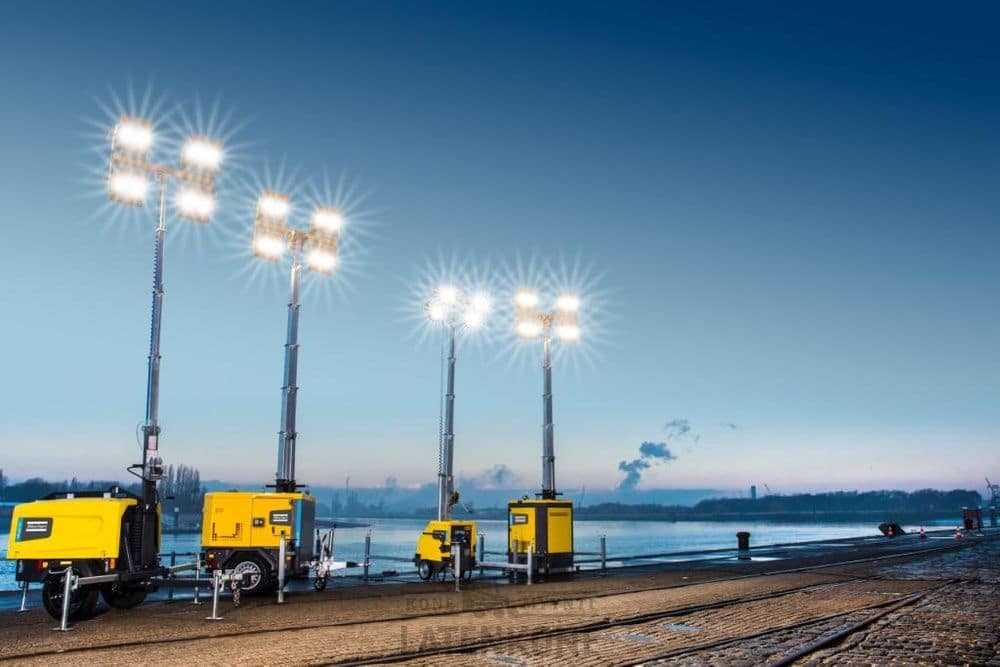 HiLight_LED_light_tower_in_harbour_-_Original1-otsakegalleria-2