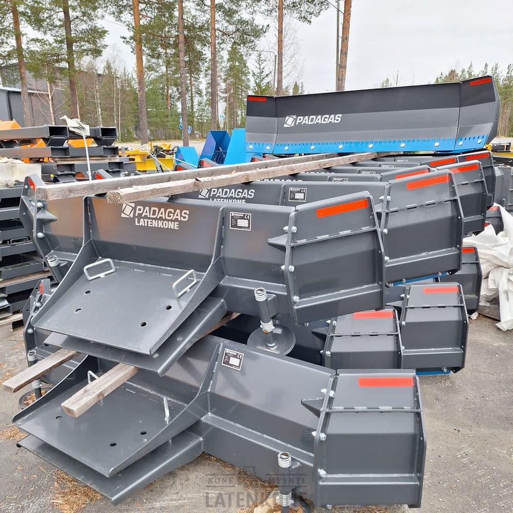 WhatsApp_Image_2024-11-04_at_13.00.43-otsakegalleria