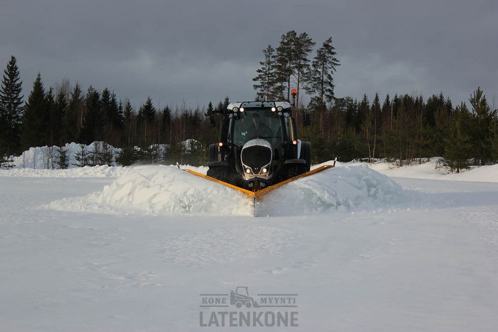 vuomet-karkiaura-10-otsakegalleria