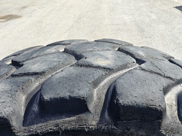 Michelin 23.5-R25 XADN E3T rengas - Image 10