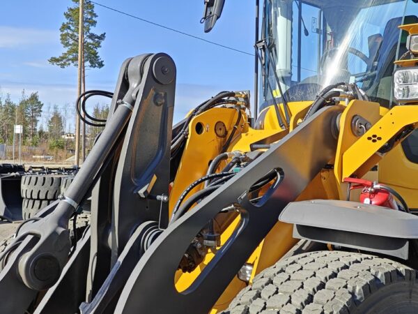 Volvo L90H Wheel loader - Image 13