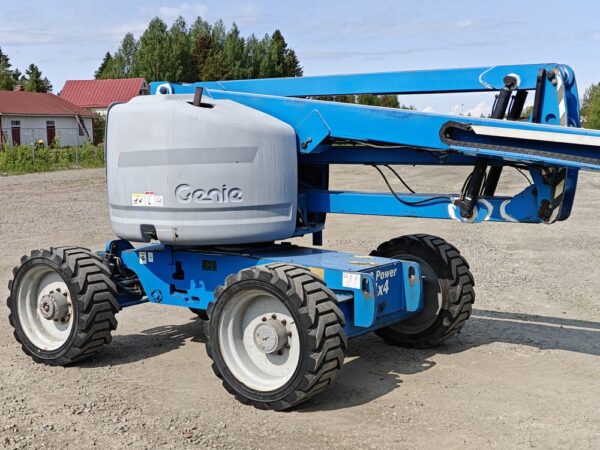 Genie Z-51/30J RT 4x4 - Image 10