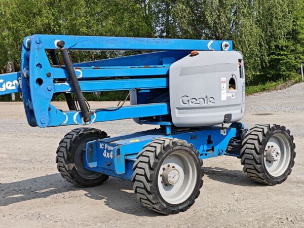 Genie Z-51/30J RT 4x4 - Image 11