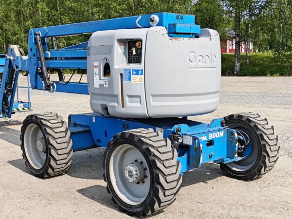 Genie Z-51/30J RT 4x4 - Image 13