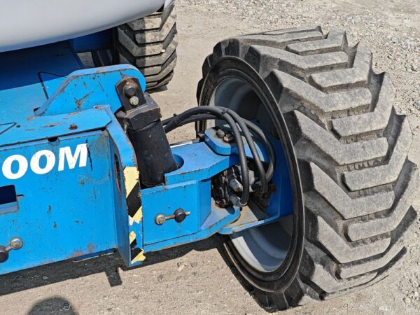Genie Z-51/30J RT 4x4 - Image 17