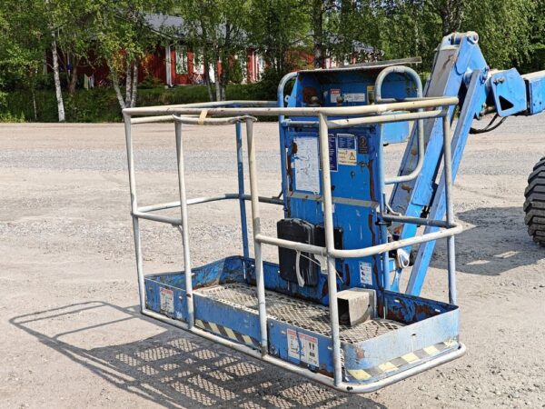 Genie Z-51/30J RT 4x4 - Image 31