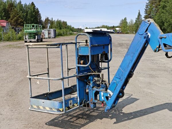 Genie Z-51/30J RT 4x4 - Image 33