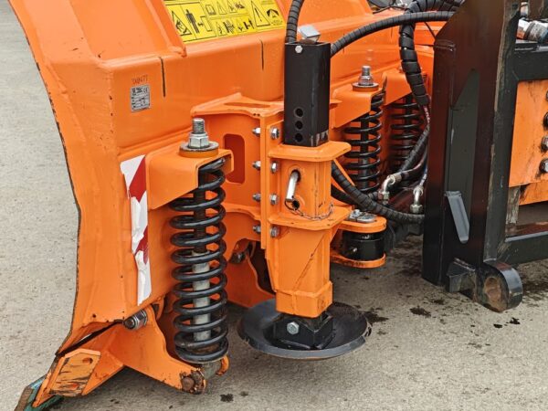 Pronar Aggressive V-plow PUV-3600HD Volvo BM - Image 10