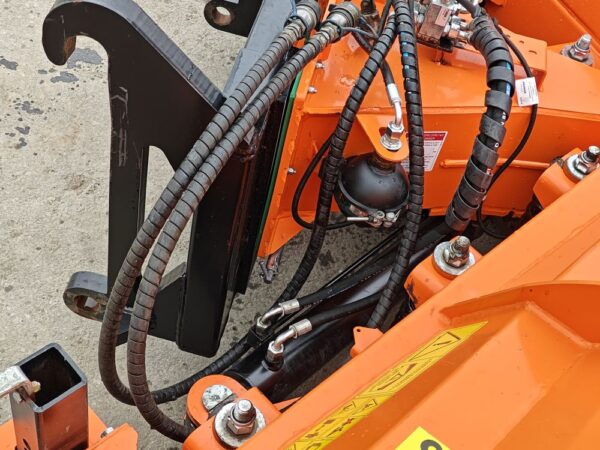 Pronar Aggressive V-plow PUV-3600HD Volvo BM - Image 14