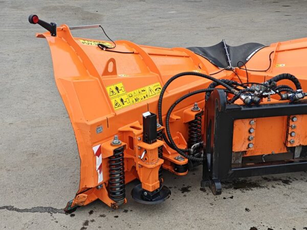 Pronar Aggressive V-plow PUV-3600HD Volvo BM - Image 19