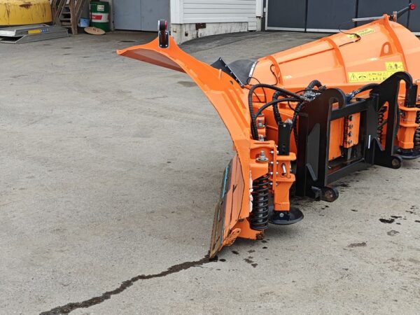 Pronar Aggressive V-plow PUV-3600HD Volvo BM - Image 21