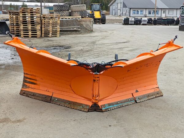 Pronar Aggressive V-plow PUV-3600HD Volvo BM - Image 4
