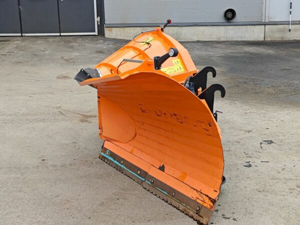 Pronar Aggressive V-plow PUV-3600HD Volvo BM - Image 6