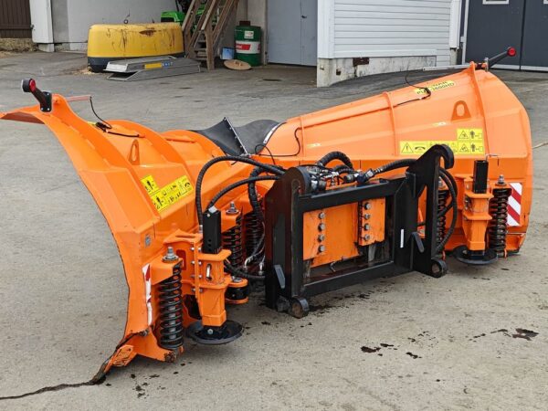 Pronar Aggressive V-plow PUV-3600HD Volvo BM - Image 7