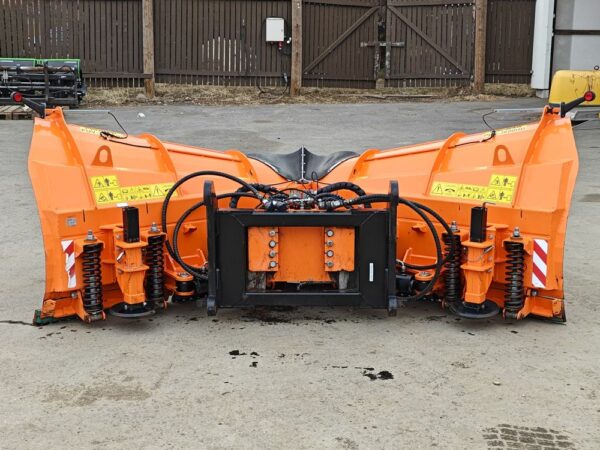Pronar Aggressive V-plow PUV-3600HD Volvo BM - Image 8