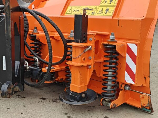Pronar Aggressive V-plow PUV-3600HD Volvo BM - Image 9