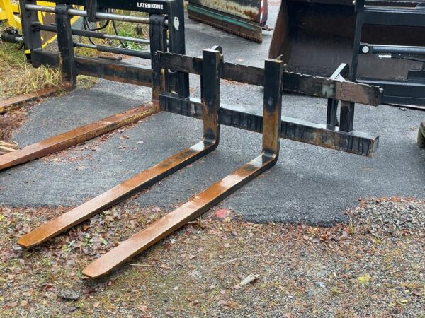 Laten Pallet Fork 2500kg 1500mm/1200mm 2A Volvo L30