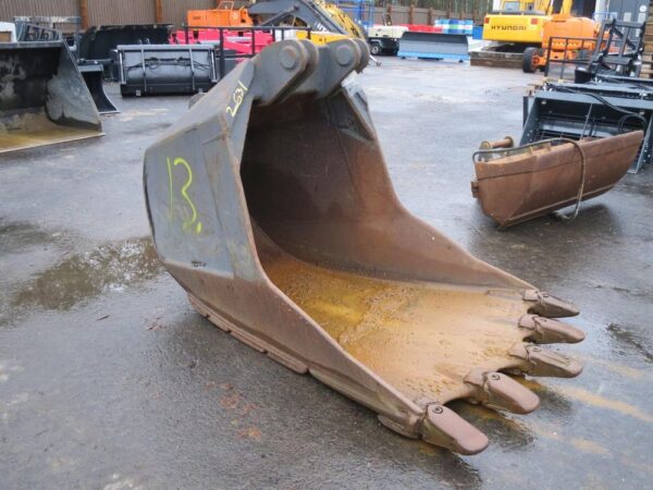 Deep excavation bucket 1300mm with tooth NTP-20