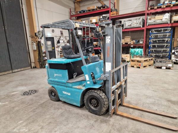 Yuchai 7FBE13 Electric Forklift - Image 2