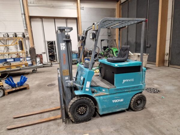 Yuchai 7FBE13 Electric Forklift - Image 6