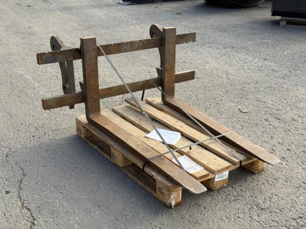 Volvo Pallet Fork 2500kg 135cm/120cm Volvo L30