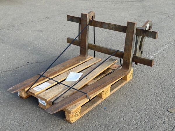 Volvo Pallgafflar 2500kg 135cm/120cm Volvo L30 - Bild 2