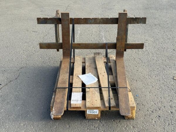 Volvo Pallet Fork 2500kg 135cm/120cm Volvo L30 - Image 3