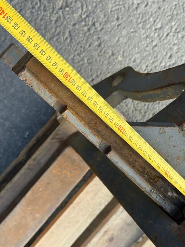 Volvo Pallet Fork 2500kg 135cm/120cm Volvo L30 - Image 10