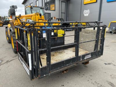 JCB Q-fit Henkilökori kääntyvä ja jatkettava