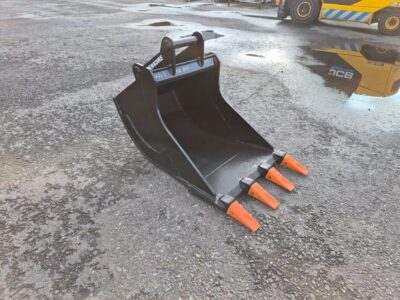 Laten Kuokkakauha 600mm S40 kynsillä TF