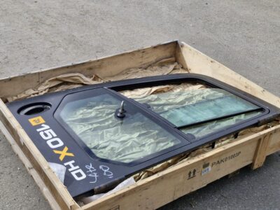 JCB Kaivinkoneen 150X HD ovi